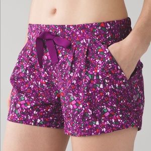 Lululemon Spring Break Away Short
Paradise Camo